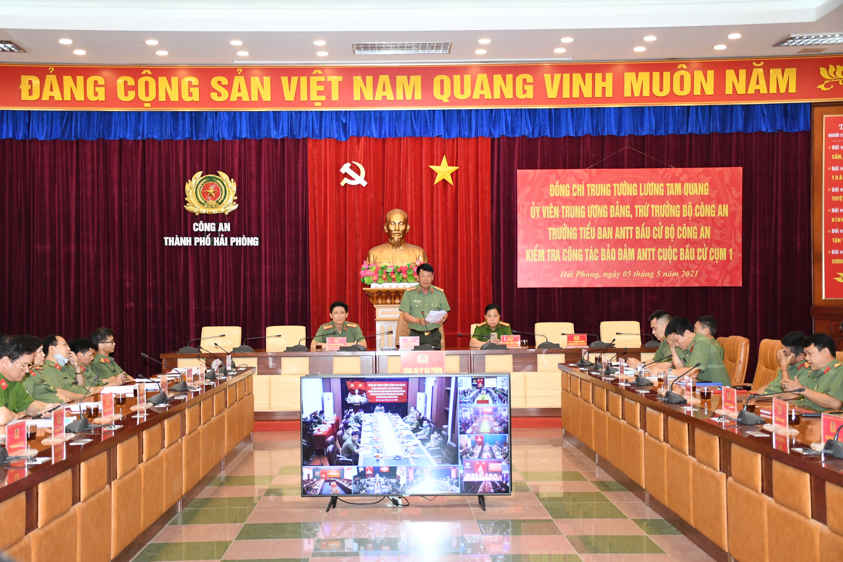 Trung tướng Lương Tam Quang kiểm tra công tác bảo đảm an ninh, trật tự bầu cử đại biểu Quốc hội khóa XV và đại biểu Hội đồng nhân dân các cấp nhiệm kỳ 2021 - 2026